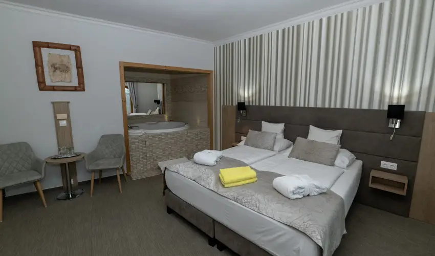 Hotel Laroba Alsrs - Mjus 1. - teljes elrefizetssel (min. 2 j)