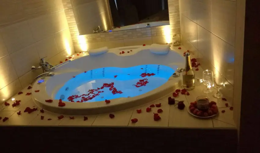 Hotel Laroba Alsrs - Mjus 1. - teljes elrefizetssel (min. 2 j)