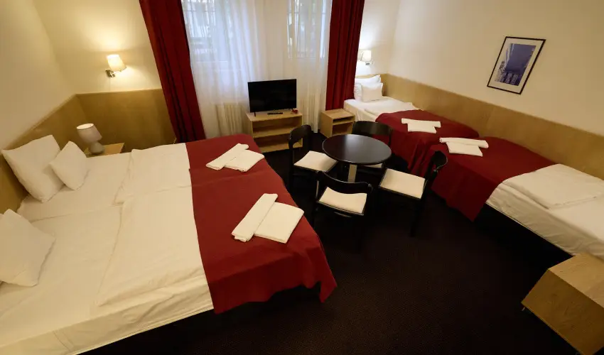 Laterum Hotel P�cs - M�jus 1. 