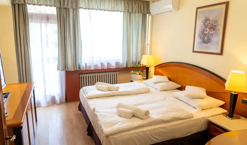 Majerik Hotel Hvz - Mjus 1. 