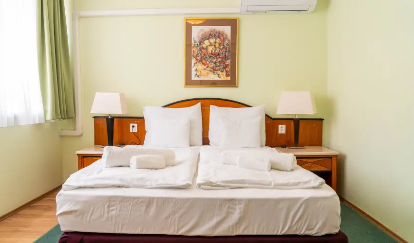 Majerik Hotel Hvz - Mjus 1. 