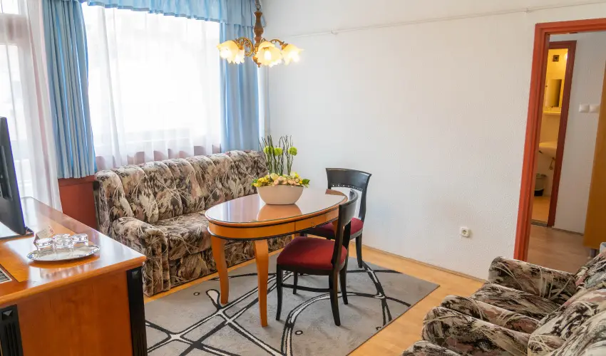 Majerik Hotel Hvz - Mjus 1. 