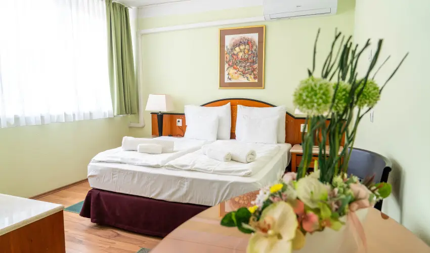 Majerik Hotel Hvz - Mjus 1. 