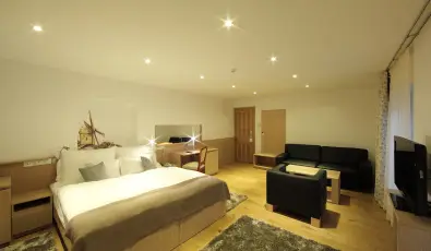 Hotel Historia Malomkert Veszpr�m