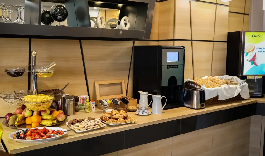 Sndor Hotel Pcs - Mjus 1. 