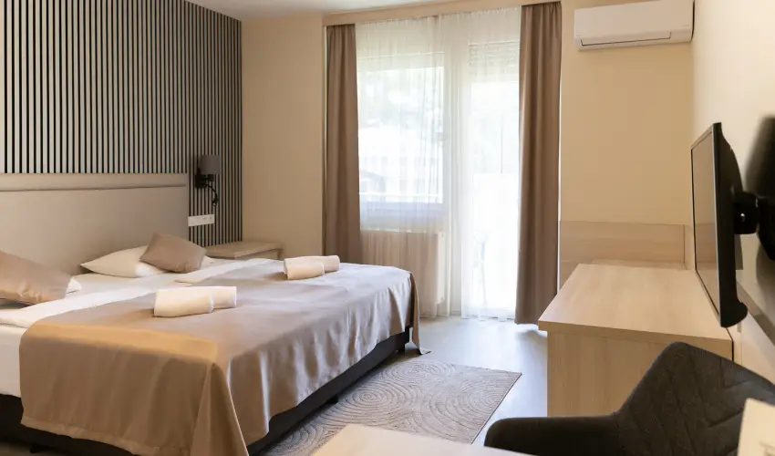 Hotel Napf�ny Zalakaros - M�jus 1. (min. 2 �j)