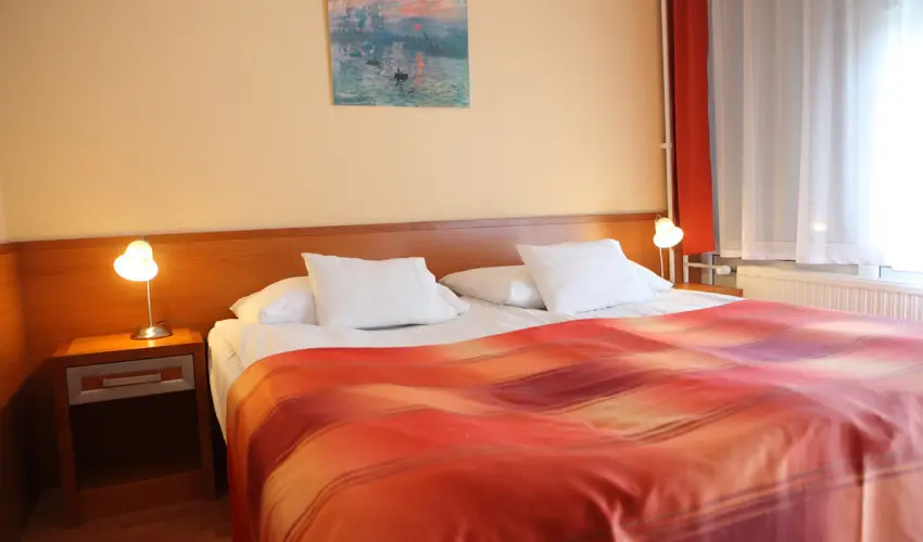 Hotel Napsugr Hvz Hvz - Mjus 1.