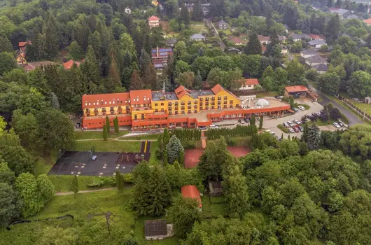 Hotel Nar�d - Maj�lis - teljes el�refizet�ssel