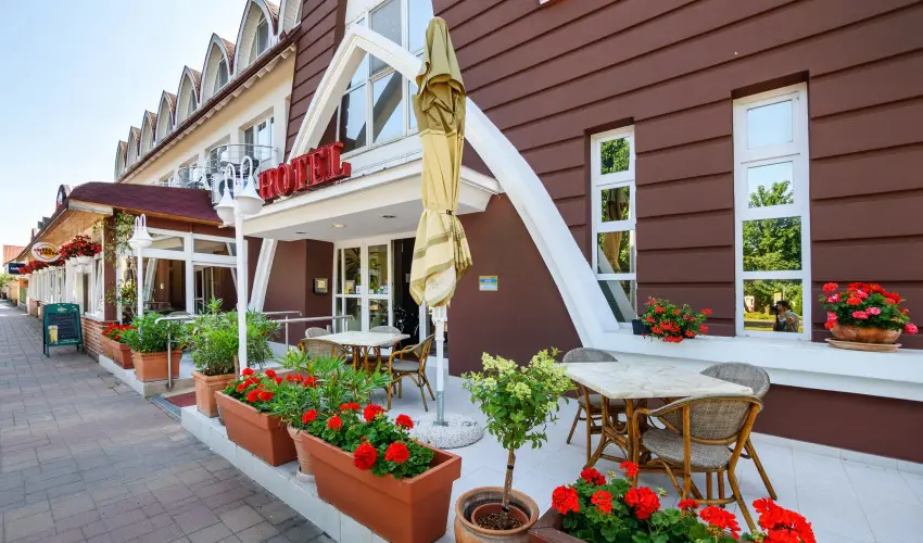 Hotel Ngy vszak Hajdszoboszl - Mjus 1.