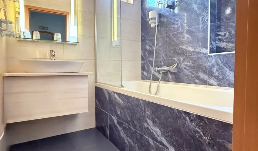 Hotel N�gy �vszak Hajd�szoboszl� - M�jus 1.