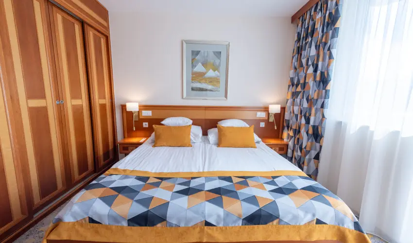 Palace Hotel  H�v�z - Maj�lis 