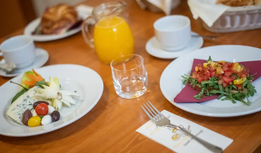 Palace Hotel  H�v�z - Maj�lis 