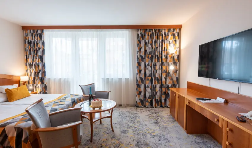 Palace Hotel  H�v�z - Maj�lis 