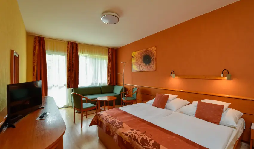 Hotel Panoráma Balatongyörök Balatongyörök - Majális (min. 2 éj)
