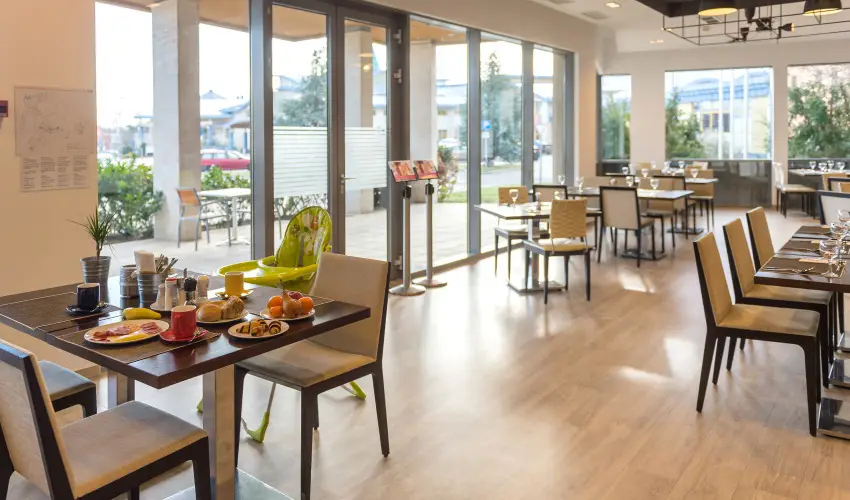 Park Inn by Radisson Srvr Resort & Spa Srvr - Majlis (min. 2 j)