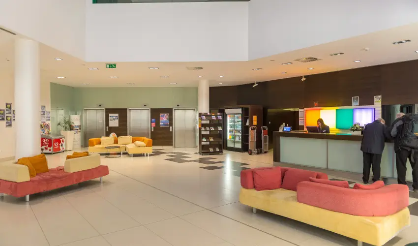 Park Inn by Radisson Srvr Resort & Spa Srvr - Majlis (min. 2 j)