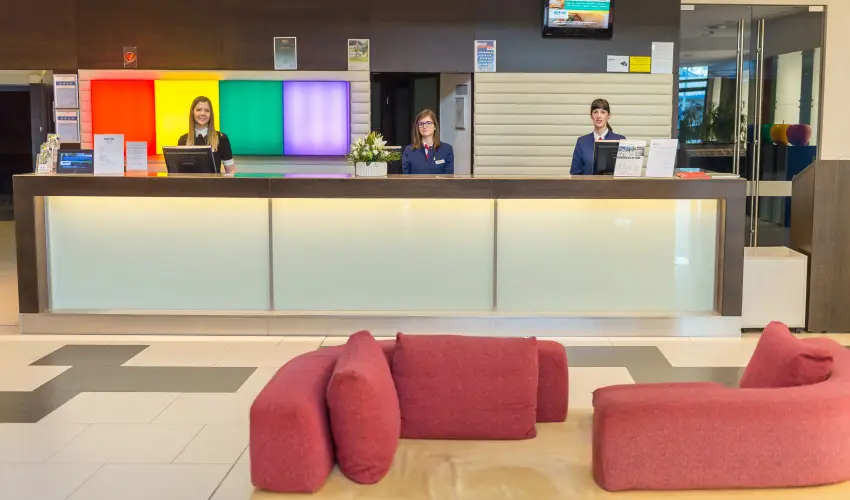 Park Inn by Radisson Srvr Resort & Spa Srvr - Majlis (min. 2 j)