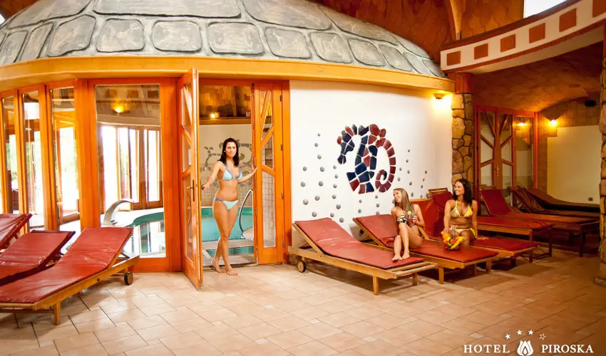 Hotel Piroska Bk, Bkfrd - Mjus 1.