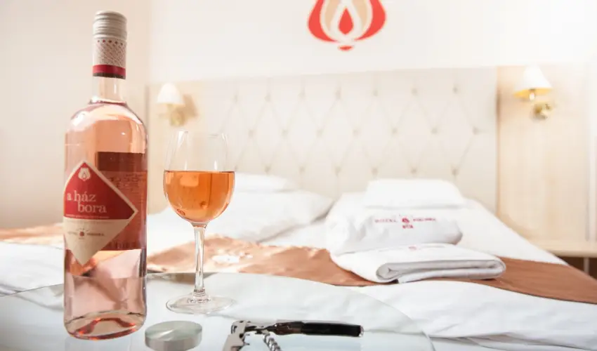 Hotel Piroska Bk, Bkfrd - Mjus 1.