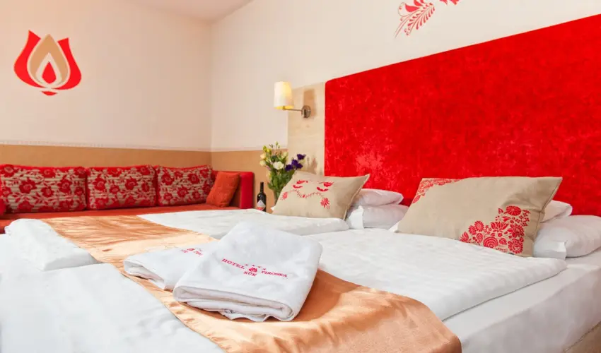 Hotel Piroska Bk, Bkfrd - Mjus 1.