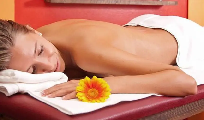 Hotel Piroska Bk, Bkfrd - Mjus 1.