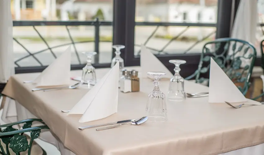 Hotel Piroska Bk, Bkfrd - Mjus 1.