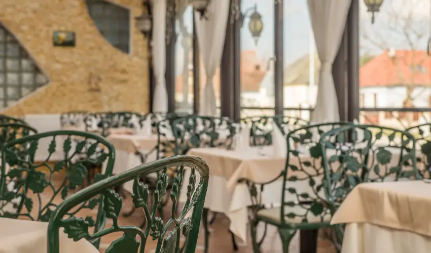 Hotel Piroska Bk, Bkfrd - Mjus 1.