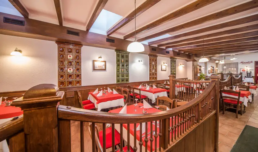 Hotel Piroska Bk, Bkfrd - Mjus 1.