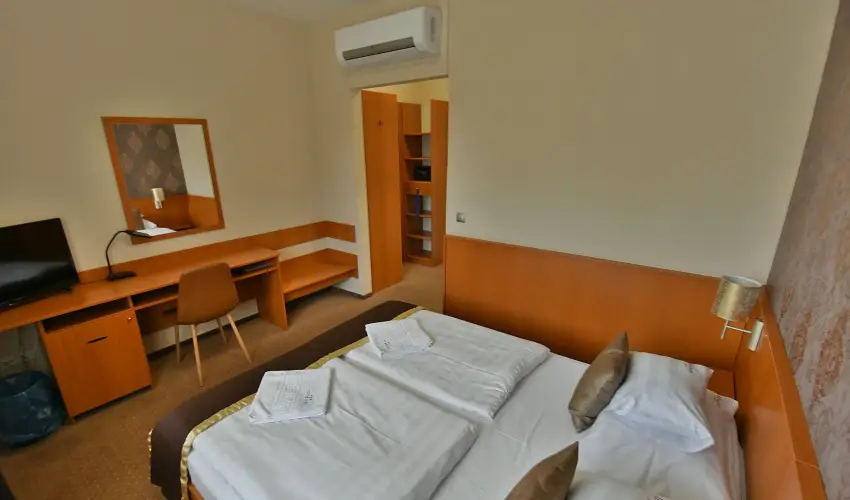 Hotel Platn Szkesfehrvr Szkesfehrvr - Mjus 1.