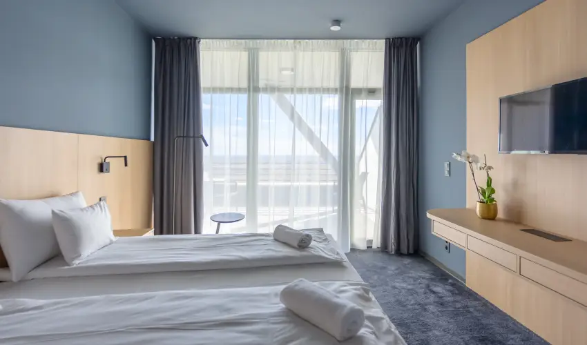 Hotel Princeps S�toralja�jhely - M�jus 1.