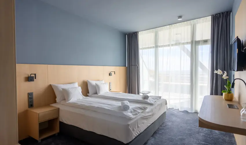 Hotel Princeps S�toralja�jhely - M�jus 1.