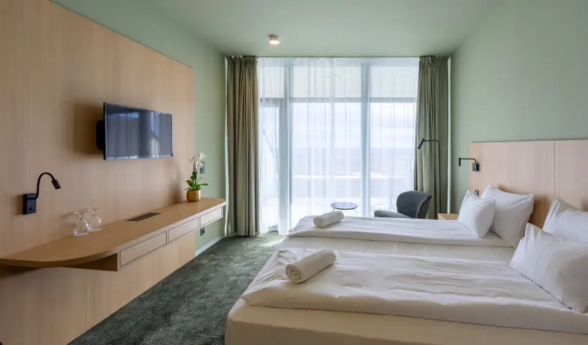 Hotel Princeps S�toralja�jhely - M�jus 1.