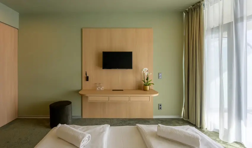 Hotel Princeps S�toralja�jhely - M�jus 1.