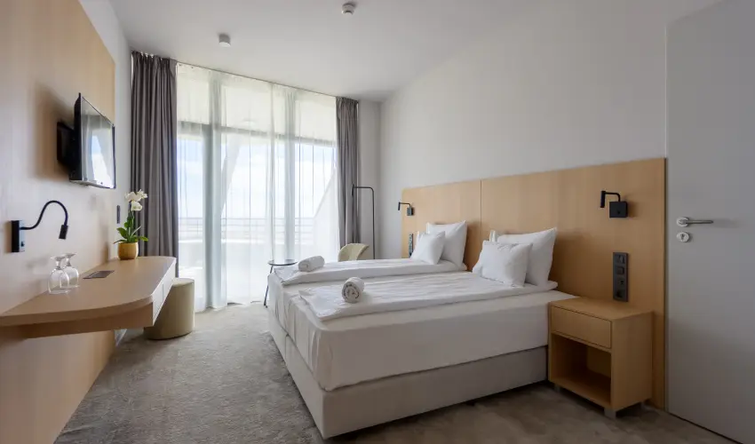 Hotel Princeps S�toralja�jhely - M�jus 1.