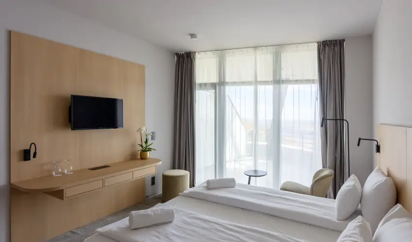 Hotel Princeps S�toralja�jhely - M�jus 1.