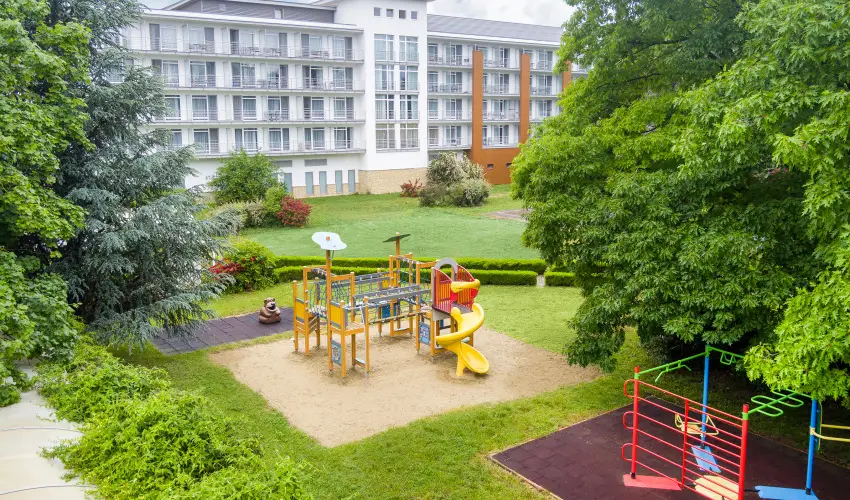 Hunguest B�k B�k, B�kf�rd� - M�jus elseje B�kf�rd�n all inlusive ell�t�ssal (min. 3 �j)