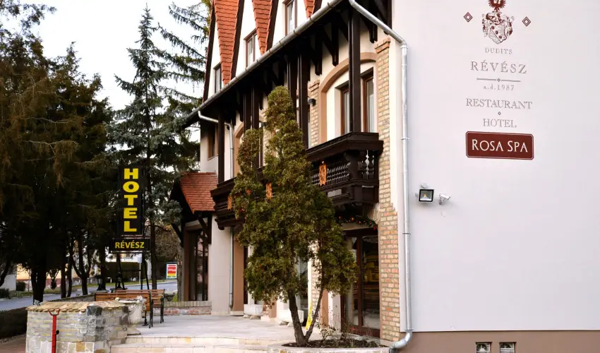 Rvsz Hotel, tterem & Rosa Spa Gyr - Mjus 1. 
