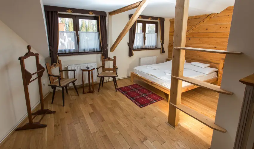 Rvsz Hotel, tterem & Rosa Spa Gyr - Mjus 1. 