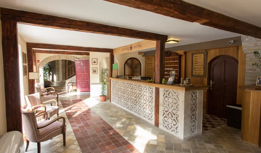 Rvsz Hotel, tterem & Rosa Spa Gyr - Mjus 1. 