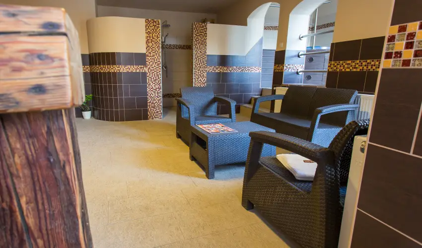 Rvsz Hotel, tterem & Rosa Spa Gyr - Mjus 1. 