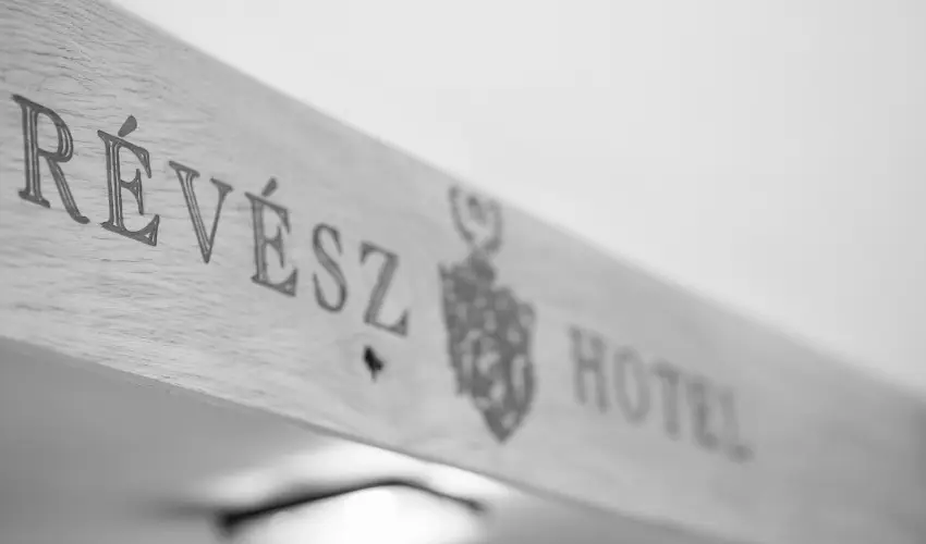 R�v�sz Hotel, �tterem & Rosa Spa Gy�r - M�jus 1. 