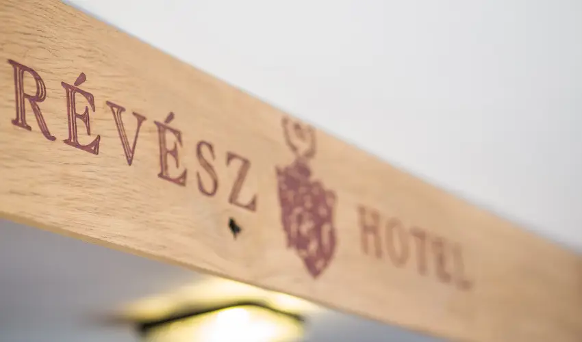 Rvsz Hotel, tterem & Rosa Spa Gyr - Mjus 1. 