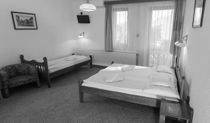R�v�sz Hotel, �tterem & Rosa Spa Gy�r - M�jus 1. 