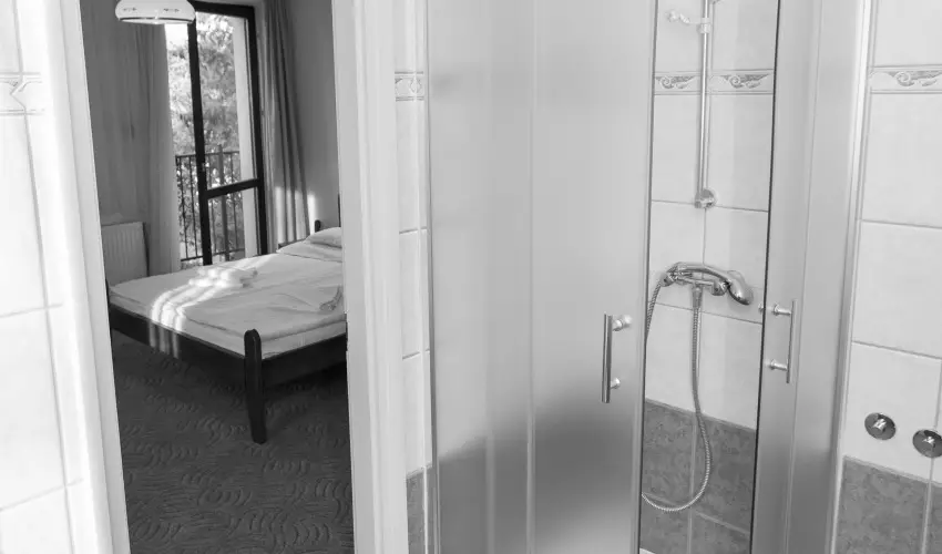 R�v�sz Hotel, �tterem & Rosa Spa Gy�r - M�jus 1. 