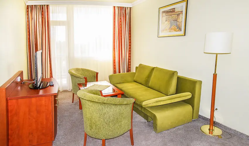 Silver Hotel Hajdszoboszl - Mjus 1. - specilis elrefizetssel