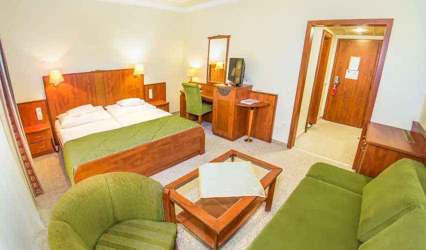 Silver Hotel Hajdszoboszl - Mjus 1. - specilis elrefizetssel