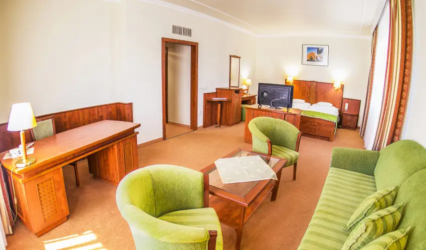 Silver Hotel Hajdszoboszl - Mjus 1. - specilis elrefizetssel