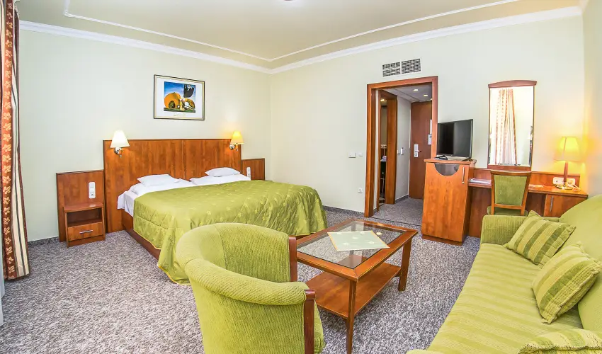 Silver Hotel Hajdszoboszl - Mjus 1. - specilis elrefizetssel