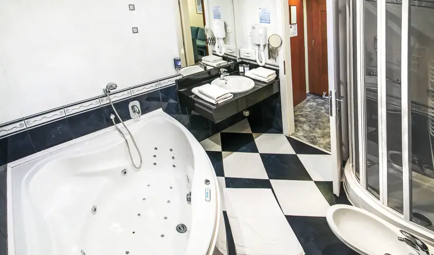 Silver Hotel Hajdszoboszl - Mjus 1. - specilis elrefizetssel