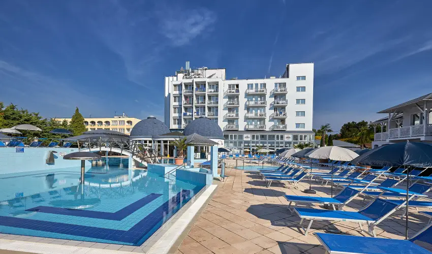 Silver Hotel Hajdszoboszl - Mjus 1. - specilis elrefizetssel